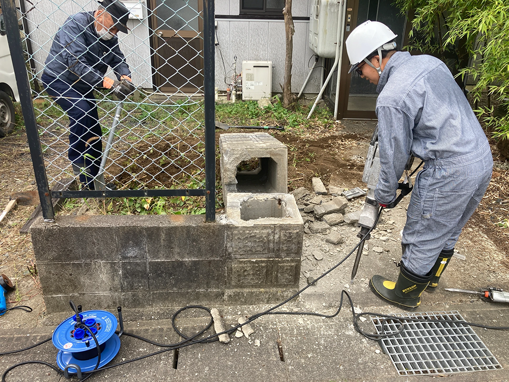 門扉撤去工事(施工中)